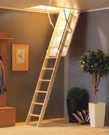 Typické řešení dřevěných skládacích schodů